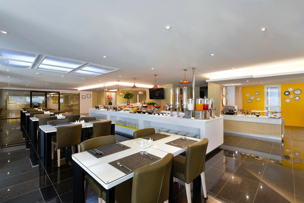 Le D'Tel Bangkok Hotel Екстериор снимка The lounge at Changi Airport