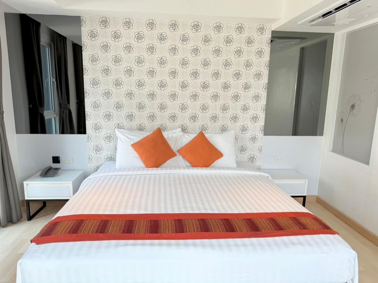 Le D'Tel Bangkok Hotel Екстериор снимка