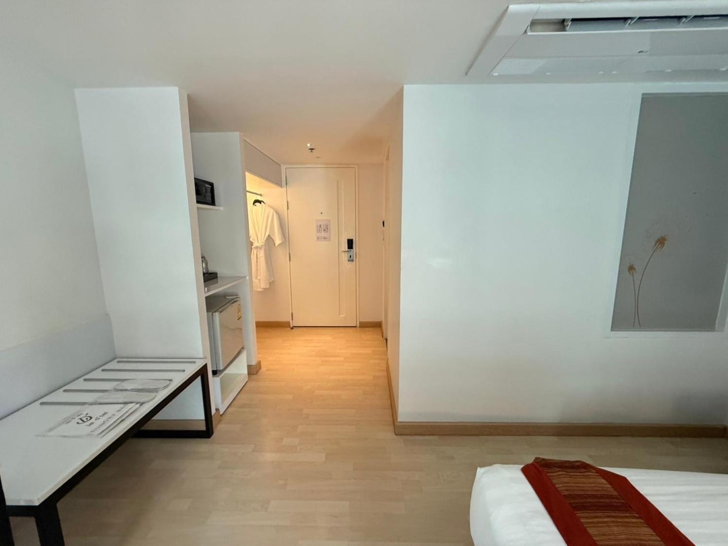 Le D'Tel Bangkok Hotel Екстериор снимка