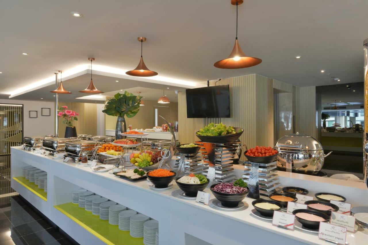 Le D'Tel Bangkok Hotel Екстериор снимка A salad bar